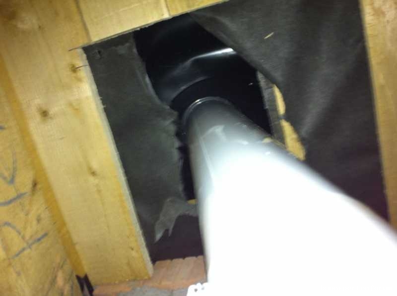 Gas-Kaminrohr: Bereich Dachboden/Dachdurchführung