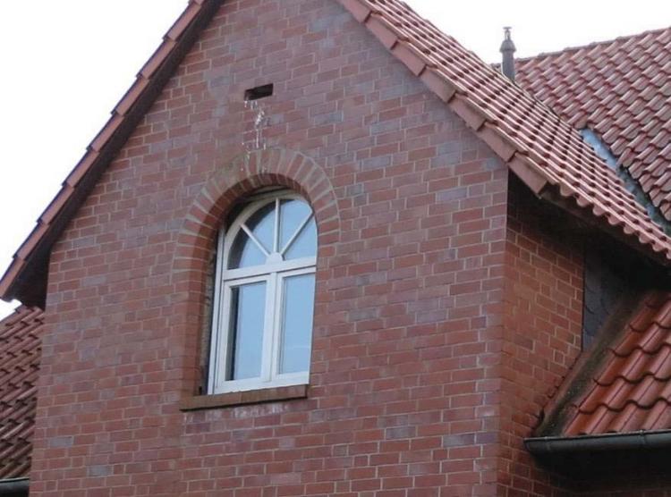 Sanierung Klinkerfassade mit fehlerhaften Fenstereinbau