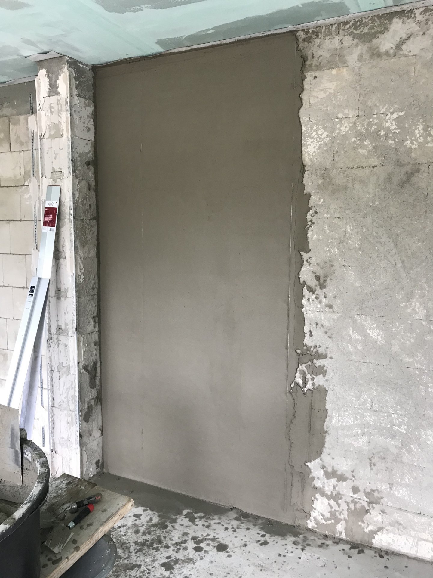 Probleme mit Kalk-Zement-Putz auf Kalksandstein Innenwand