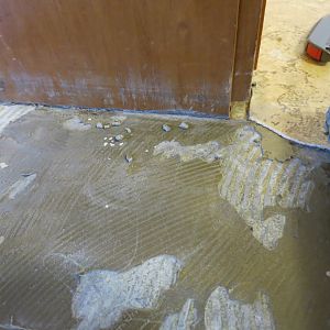 PVC auf Betonboden verklebt entfernen - Bilder - Was habe ich da und  welches Vorgehen wäre zu empfeh
